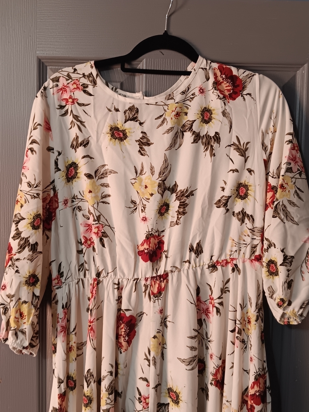 Women's Cream Floral Maxi Dress with Puff Sleeves - Picture 2 of 8
